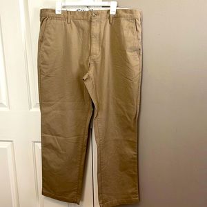 Eddie Bauer Flat front khakis 40/30 size